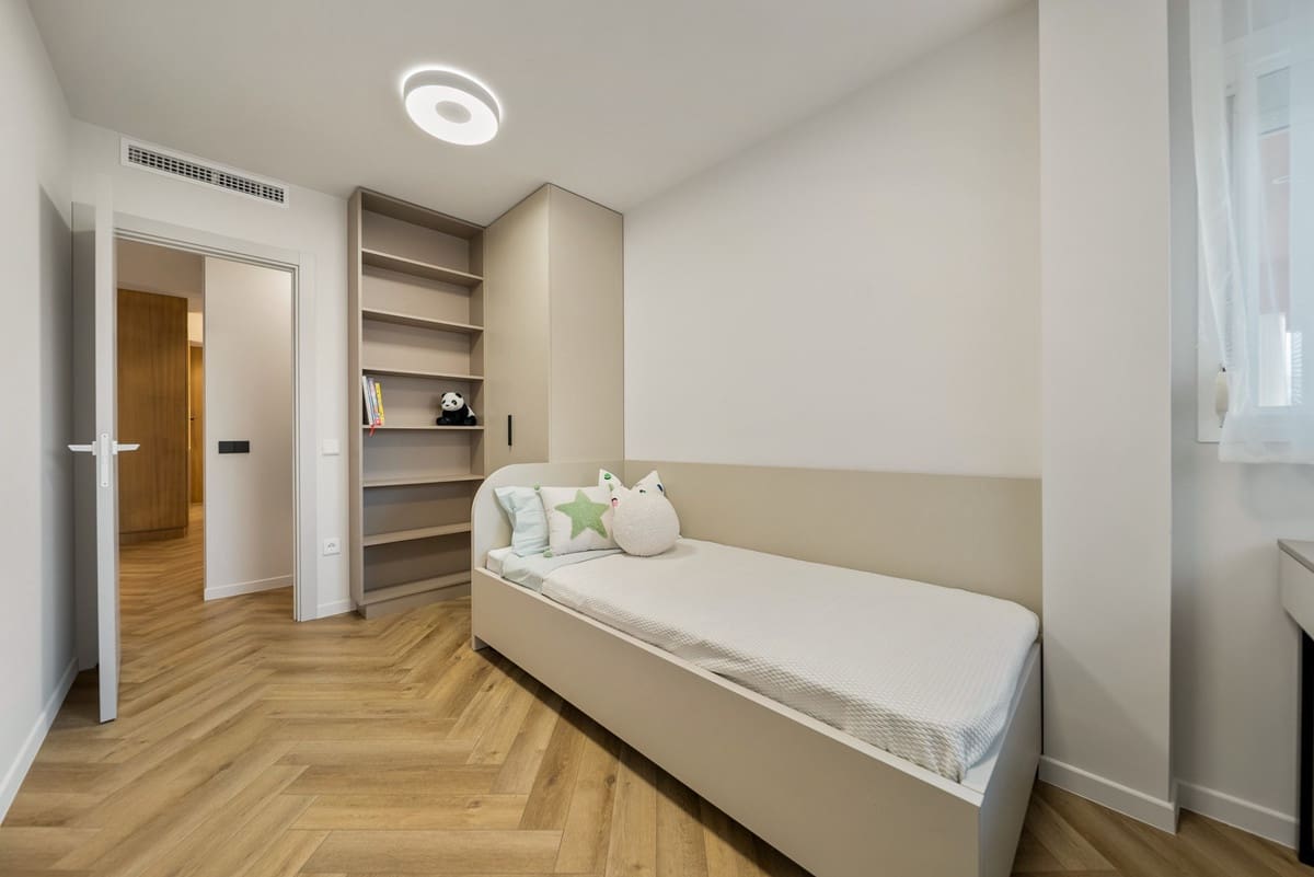 3 Zimmer Apartment zu verkaufen in Nueva Andalucia mit Pool - 1.190.000 € (Ref: 9540222)