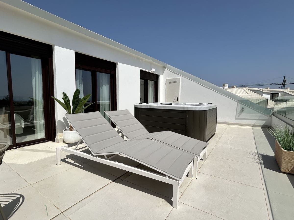 3 quarto Penthouse para venda em Fuengirola - 1 190 000 € (Ref: 9540223)