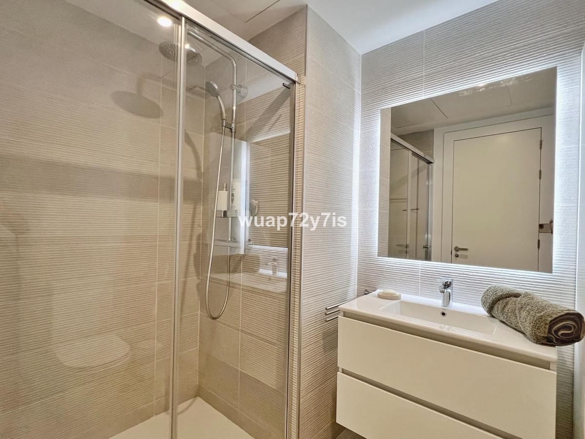 4 soveværelse Penthouse til salg i New Golden Mile med swimmingpool - € 1.190.000 (Ref: 9540224)