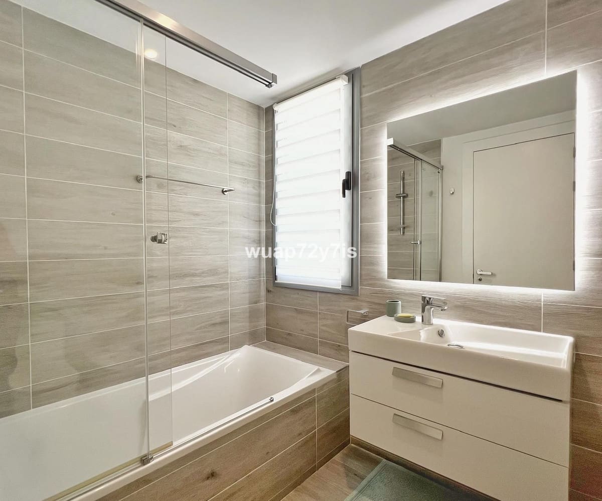 4 soveværelse Penthouse til salg i New Golden Mile med swimmingpool - € 1.190.000 (Ref: 9540224)