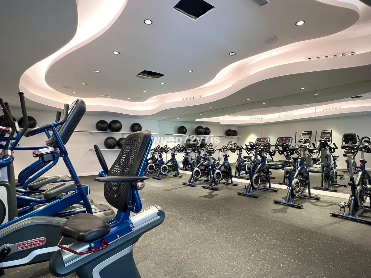 4 soveværelse Penthouse til salg i New Golden Mile med swimmingpool - € 1.190.000 (Ref: 9540224)