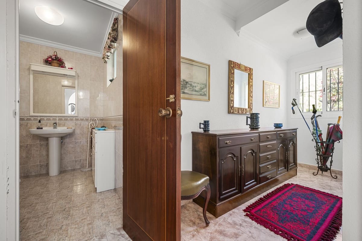 4 soveværelse Villa til salg i Benalmadena med swimmingpool garage - € 1.190.000 (Ref: 9540225)