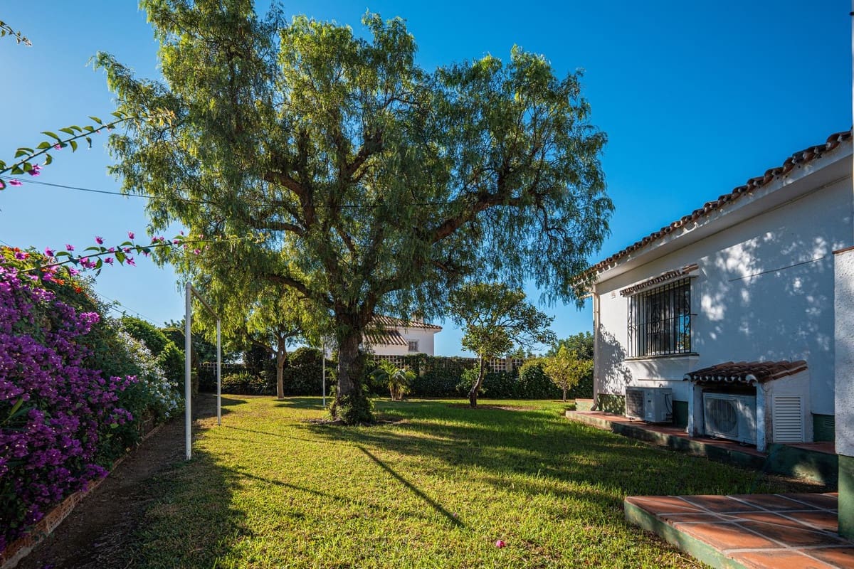 4 soveværelse Villa til salg i Benalmadena med swimmingpool garage - € 1.190.000 (Ref: 9540225)