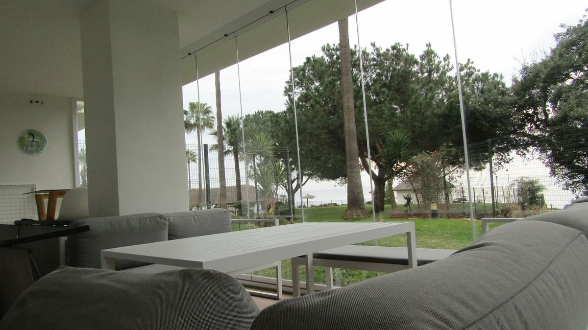 3 bedroom Apartment for sale in Calahonda with pool - € 1,195,000 (Ref: 9540229)