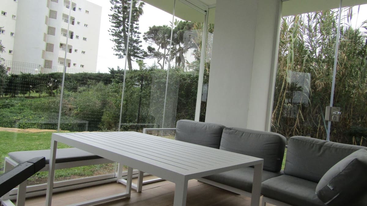 3 bedroom Apartment for sale in Calahonda with pool - € 1,195,000 (Ref: 9540229)