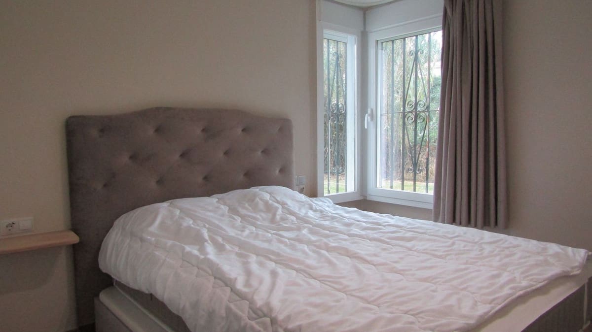 3 bedroom Apartment for sale in Calahonda with pool - € 1,195,000 (Ref: 9540229)