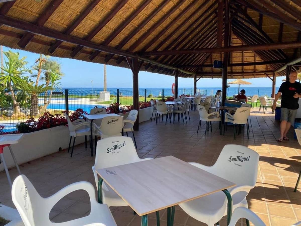 3 bedroom Apartment for sale in Calahonda with pool - € 1,195,000 (Ref: 9540229)