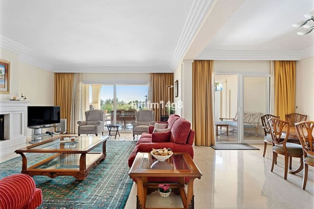 3 sovrum Lägenhet till salu i La Dama de Noche - La Alzambra, Marbella med pool - 1 195 000 € (Ref: 9540230)