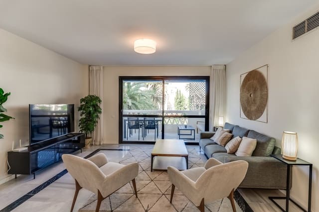 2 slaapkamer Appartement te koop in Puerto Banus, Marbella met zwembad - € 1.195.000 (Ref: 9540231)