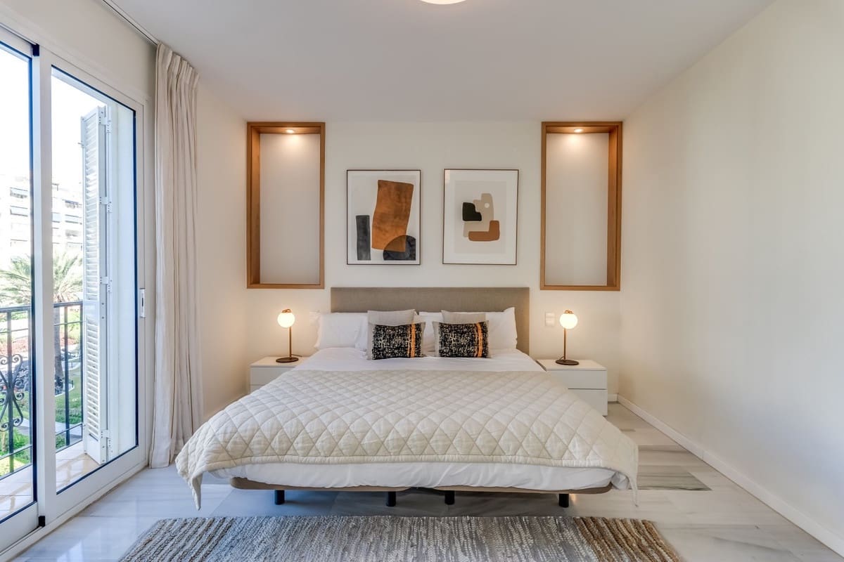 2 slaapkamer Appartement te koop in Puerto Banus met zwembad - € 1.195.000 (Ref: 9540231)