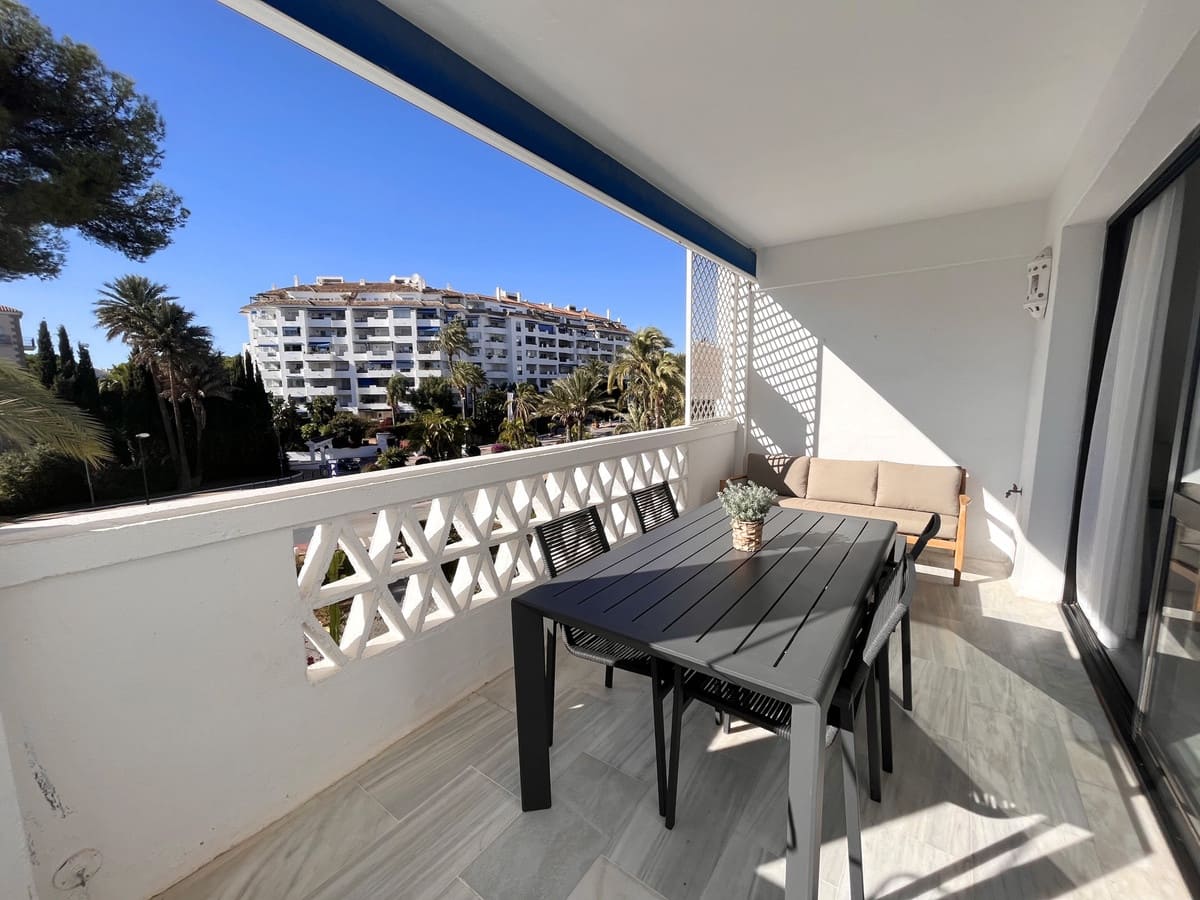 2 slaapkamer Appartement te koop in Puerto Banus met zwembad - € 1.195.000 (Ref: 9540231)