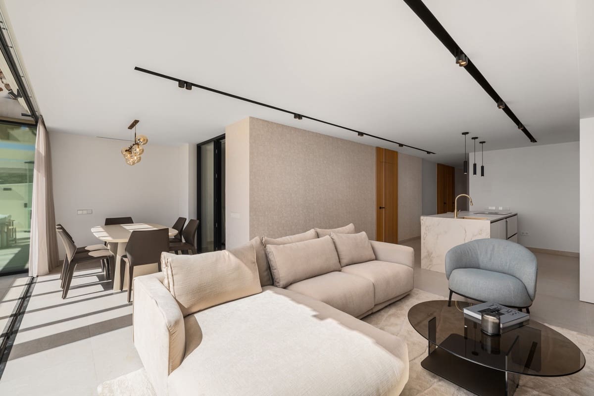 3 soverom Leilighet til salgs i Nueva Andalucia med svømmebasseng - € 1 195 000 (Ref: 9540232)