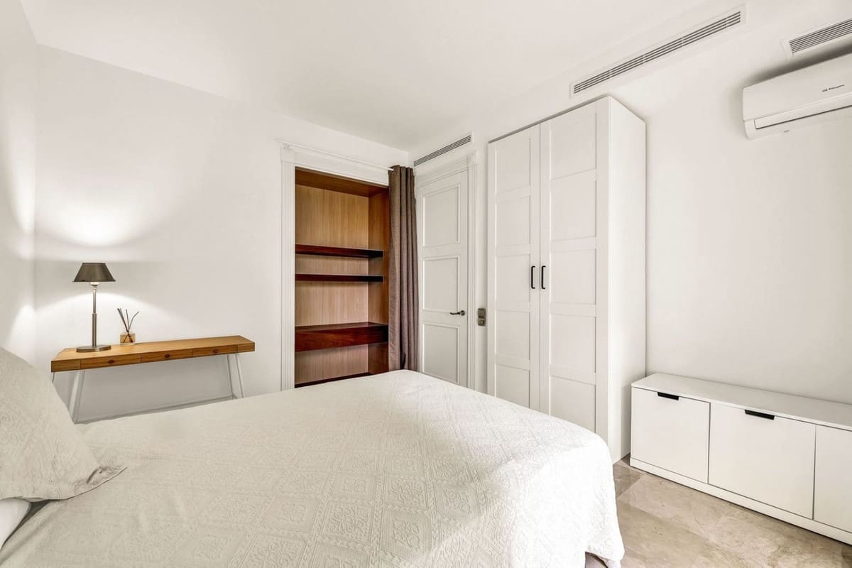 3 quarto Apartamento para venda em Los Monteros com piscina - 1 195 000 € (Ref: 9540234)