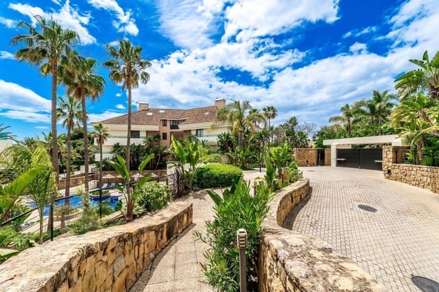 3 quarto Apartamento para venda em Los Monteros, Marbella com piscina - 1 195 000 € (Ref: 9540234)