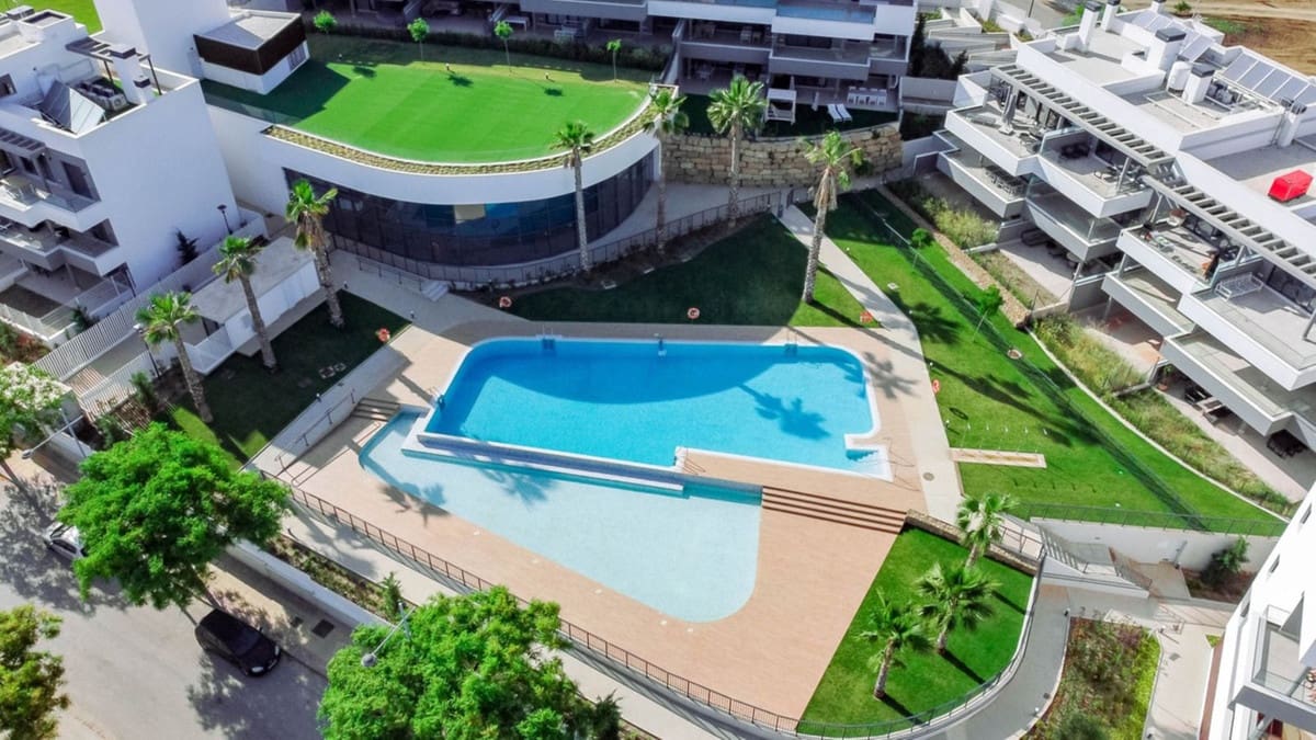 3 sypialnia Penthouse na sprzedaż w Estepona z basenem - 1 195 000 € (Ref: 9540235)