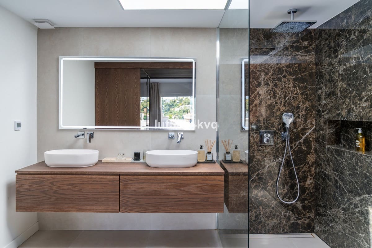 Ático de 3 habitaciones en La Quinta en venta con piscina - 1.195.000 € (Ref: 9540237)