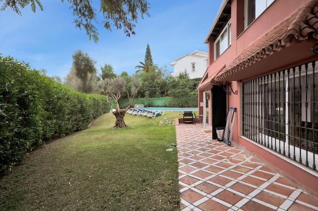 Chalet de 5 habitaciones en Elviria, Marbella en venta con piscina - 1.195.000 € (Ref: 9540239)