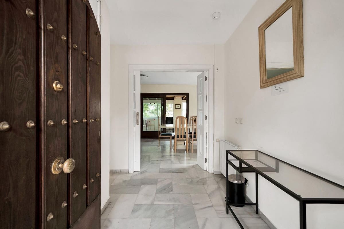 5 bedroom Villa for sale in Elviria with pool - € 1,075,000 (Ref: 9540239)