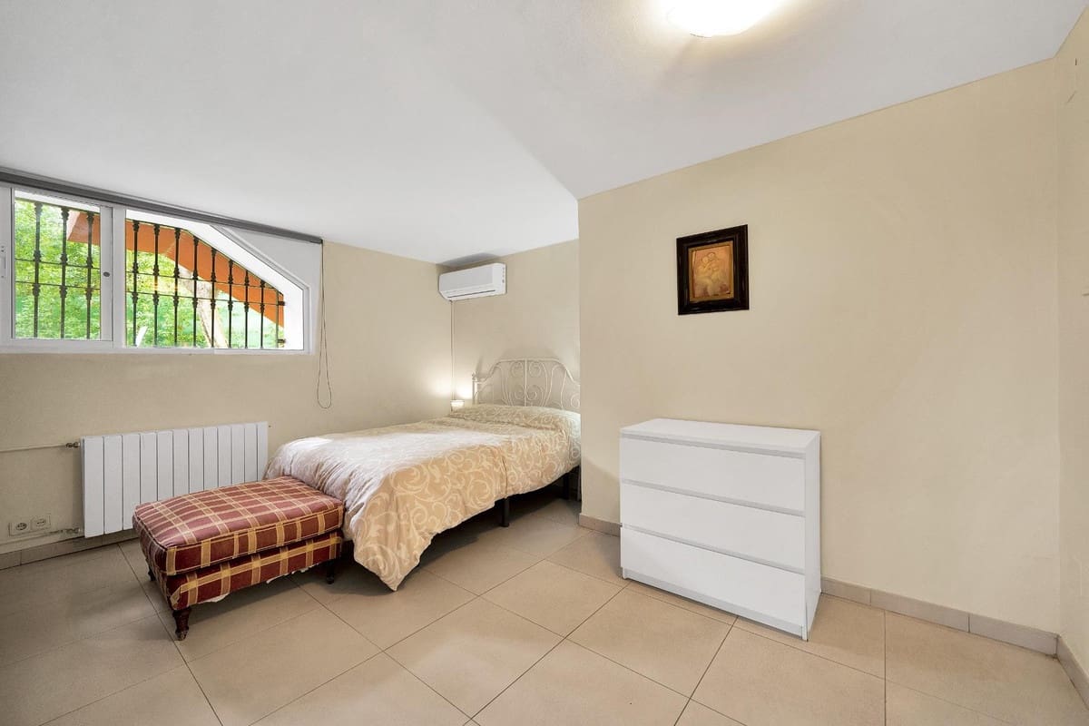 5 bedroom Villa for sale in Elviria with pool - € 1,075,000 (Ref: 9540239)