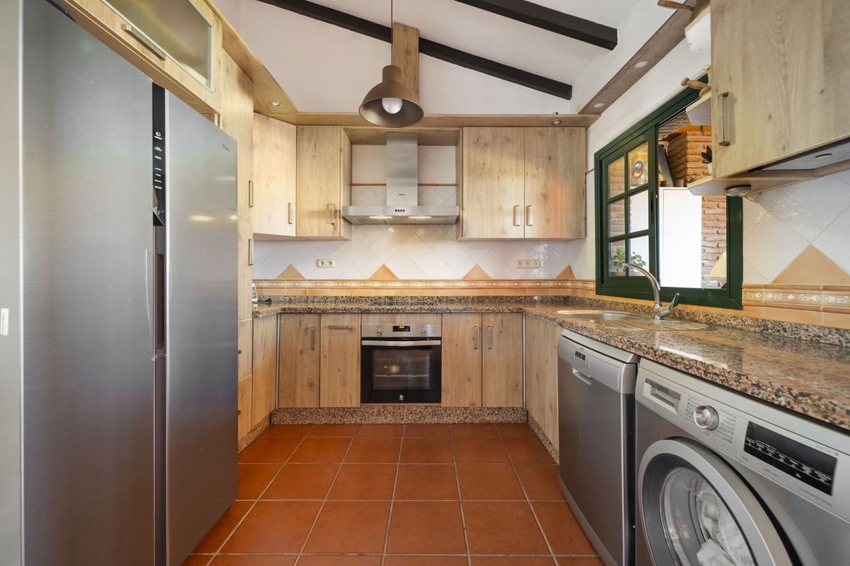 5 bedroom Villa for sale in Mijas with pool - € 1,195,000 (Ref: 9540240)