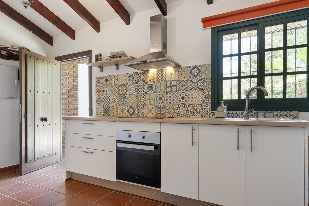 5 bedroom Villa for sale in Mijas with pool - € 1,195,000 (Ref: 9540240)