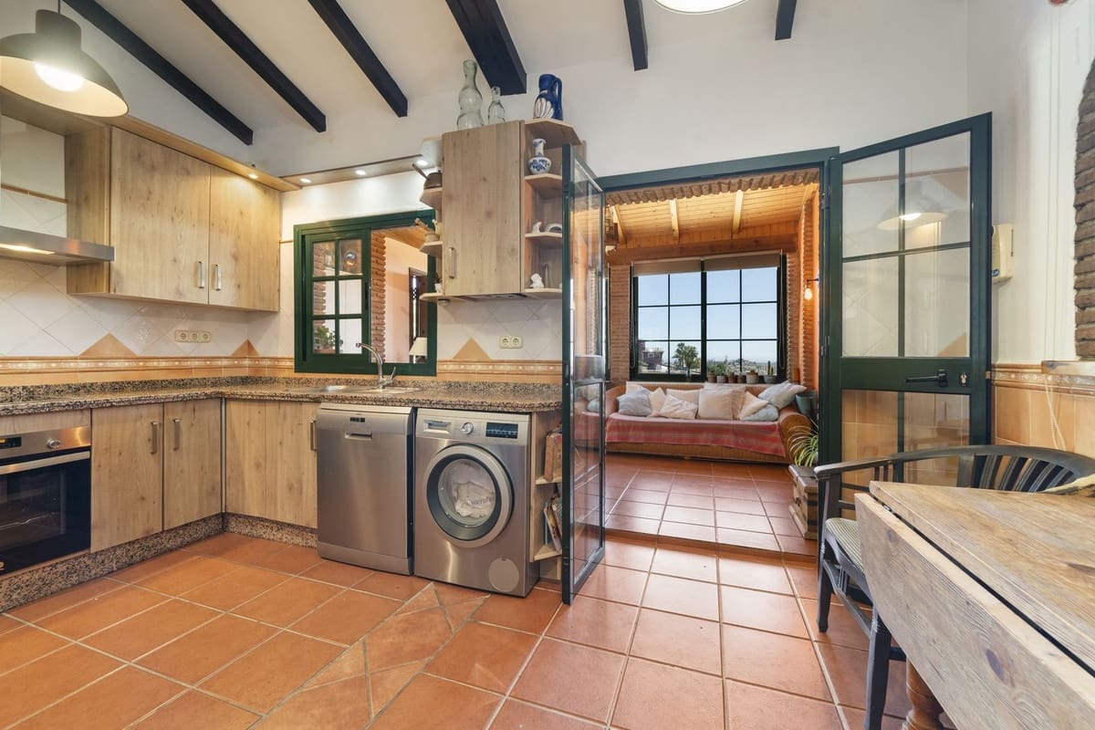 5 bedroom Villa for sale in Mijas with pool - € 1,195,000 (Ref: 9540240)