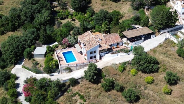5 bedroom Villa for sale in Mijas pueblo, Mijas with pool - € 1,195,000 (Ref: 9540240)