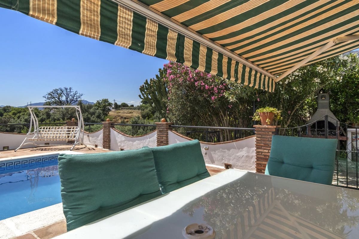 5 bedroom Villa for sale in Mijas with pool - € 1,195,000 (Ref: 9540240)