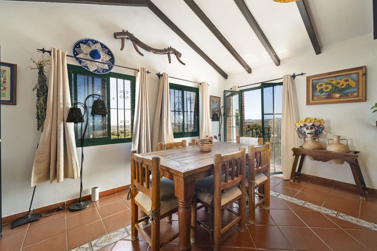 5 bedroom Villa for sale in Mijas with pool - € 1,195,000 (Ref: 9540240)