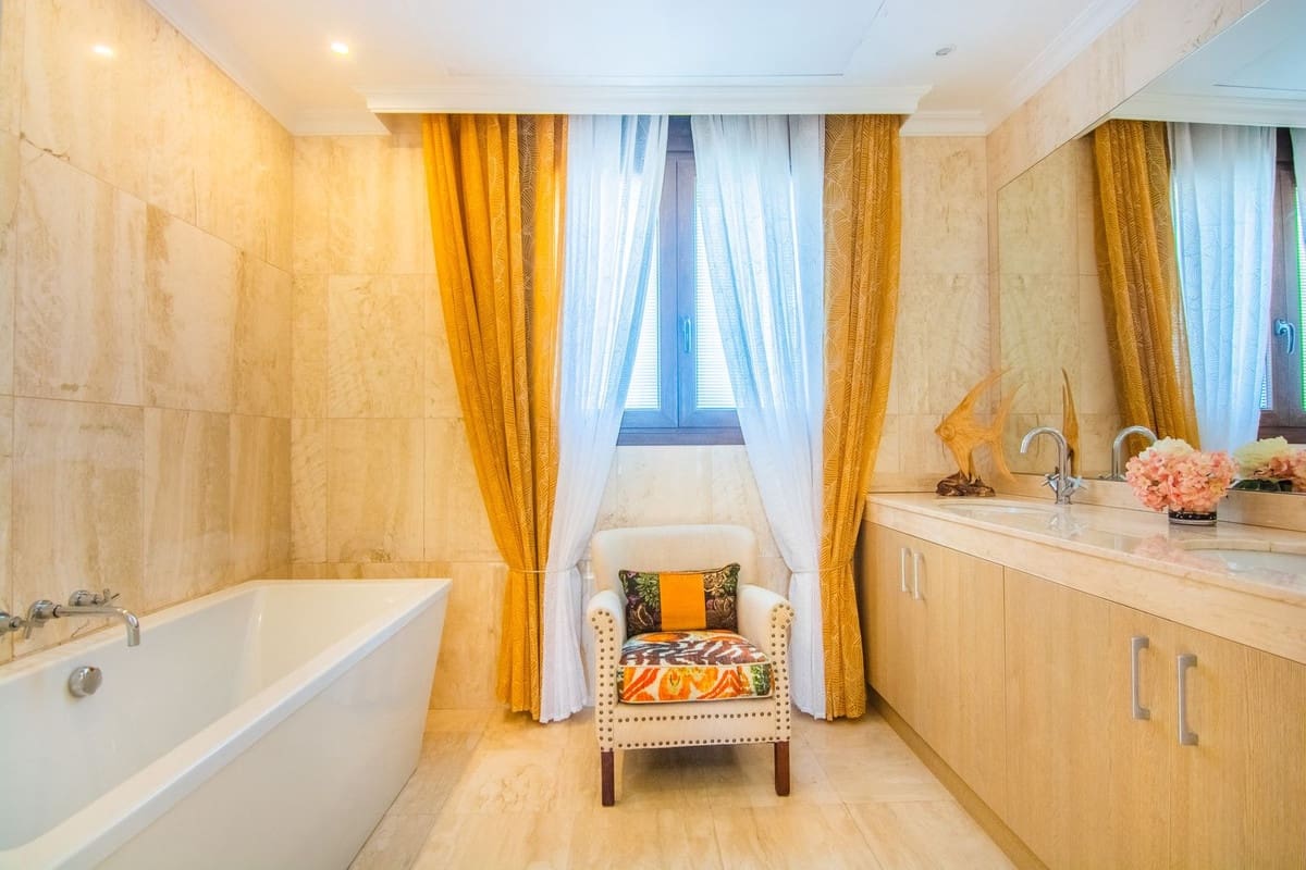 5 camera da letto Villetta Bifamiliare in vendita in La Mairena con piscina garage - 1.195.000 € (Rif: 9540241)