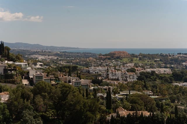 Casa de 4 habitaciones en Monte Halcones, Benahavís en venta con piscina - 1.195.000 € (Ref: 9540242)