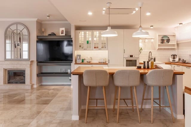 4 chambre Maison de Ville à vendre à El Paraíso, Benahavís avec piscine garage - 1 195 000 € (Ref: 9540243)