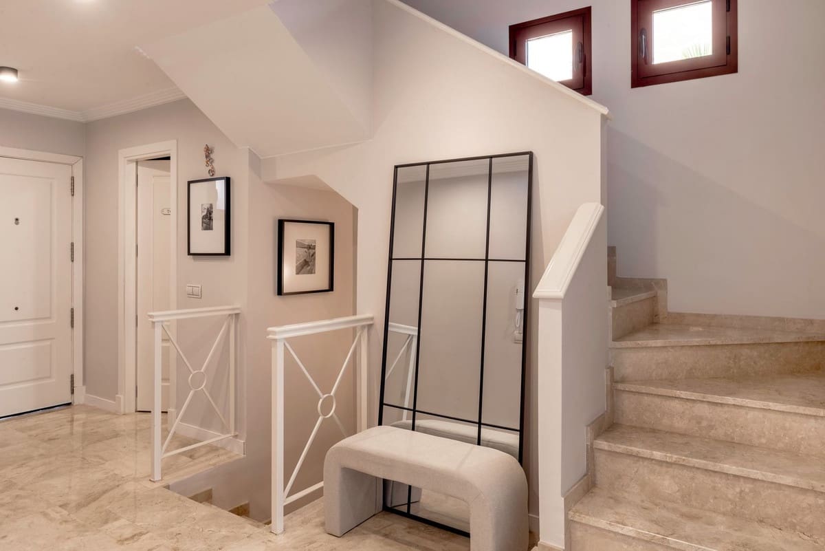 4 makuuhuone Omakotitalo myytävänä paikassa Benahavis mukana uima-altaan 
autotalli - 1 195 000 € (Ref: 9540243)