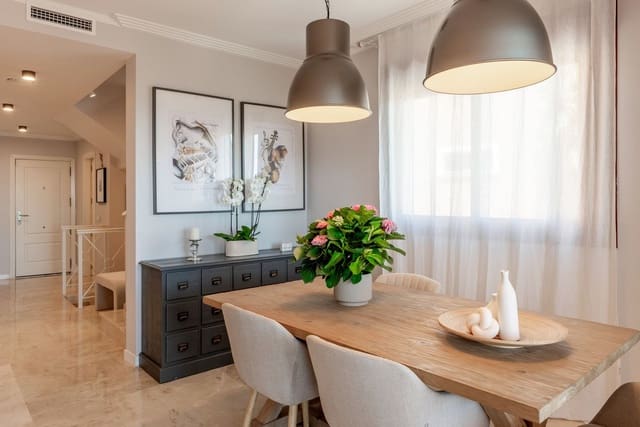 4 chambre Maison de Ville à vendre à El Paraíso, Benahavís avec piscine garage - 1 195 000 € (Ref: 9540243)