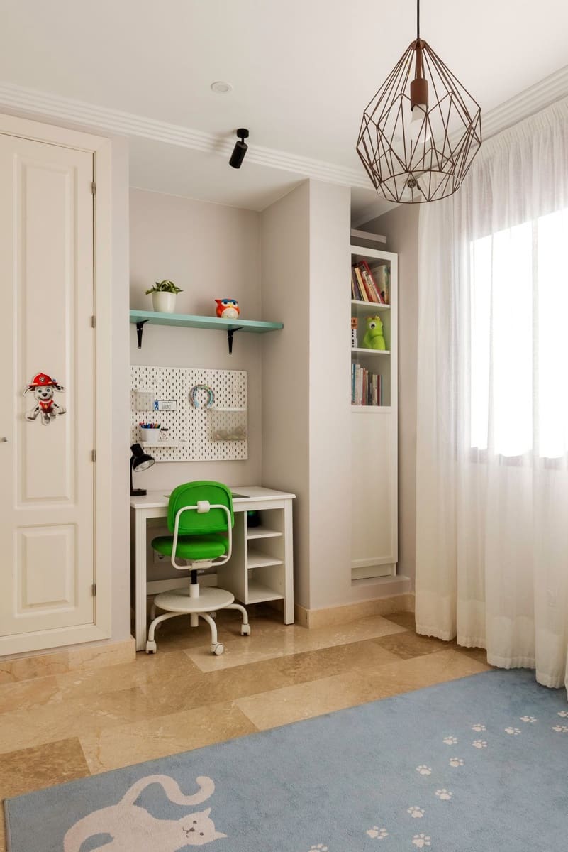 4 makuuhuone Omakotitalo myytävänä paikassa Benahavis mukana uima-altaan 
autotalli - 1 195 000 € (Ref: 9540243)