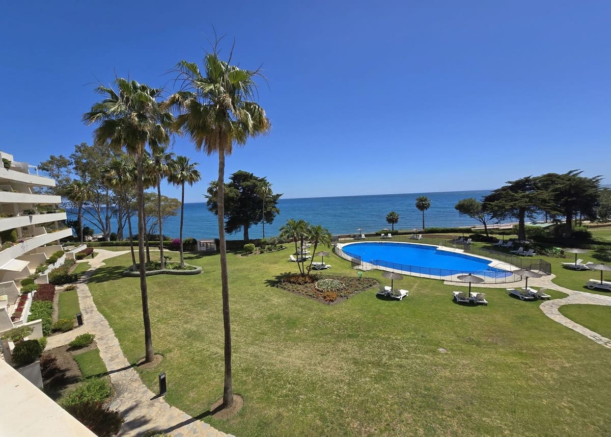 3 soverom Leilighet til salgs i Estepona med svømmebasseng - € 1 199 000 (Ref: 9540245)