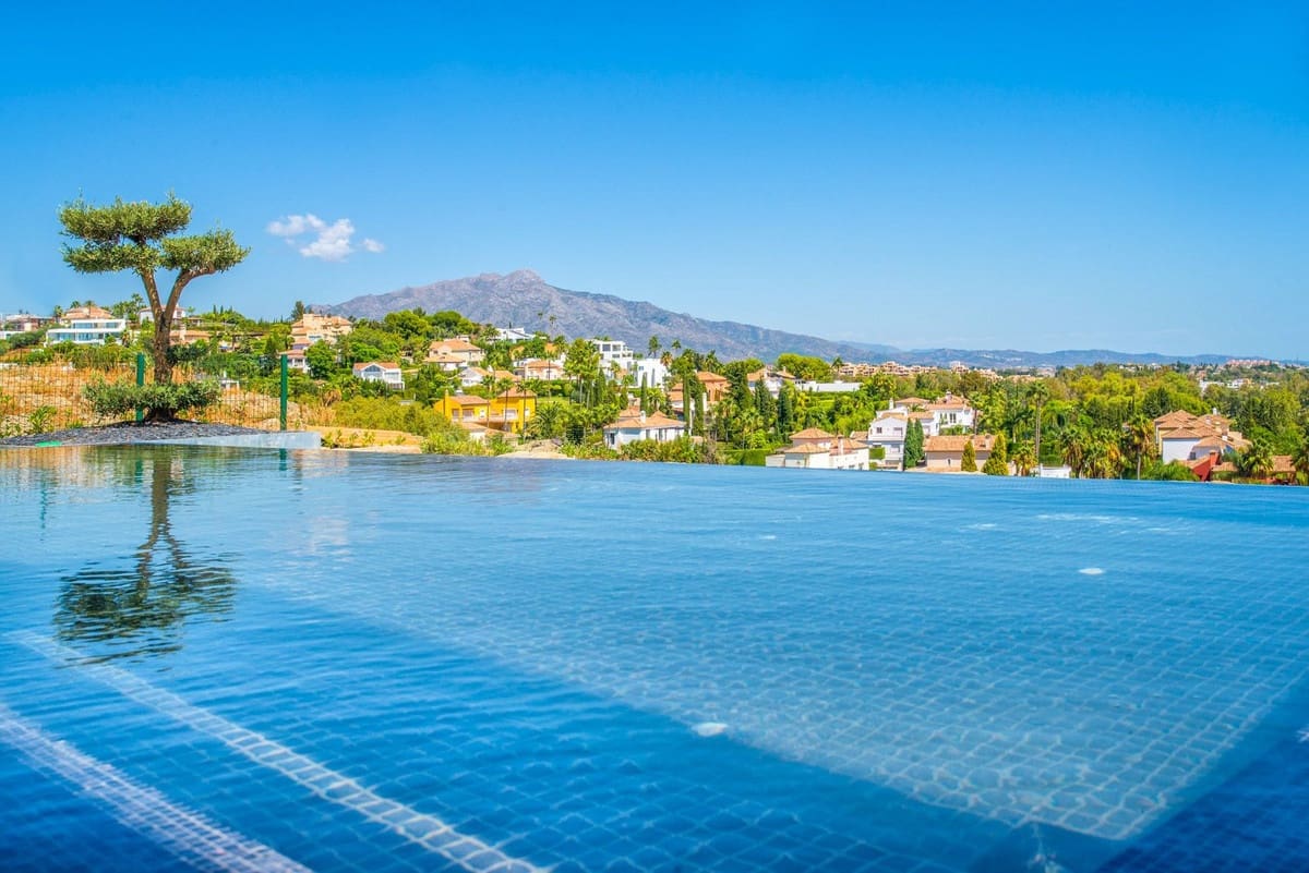 3 quarto Apartamento para venda em Benahavis com piscina - 1 199 000 € (Ref: 9540246)