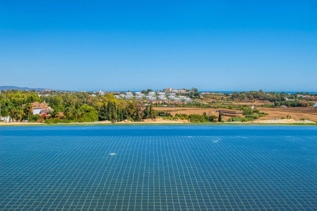 3 quarto Apartamento para venda em Benahavis com piscina - 1 199 000 € (Ref: 9540246)