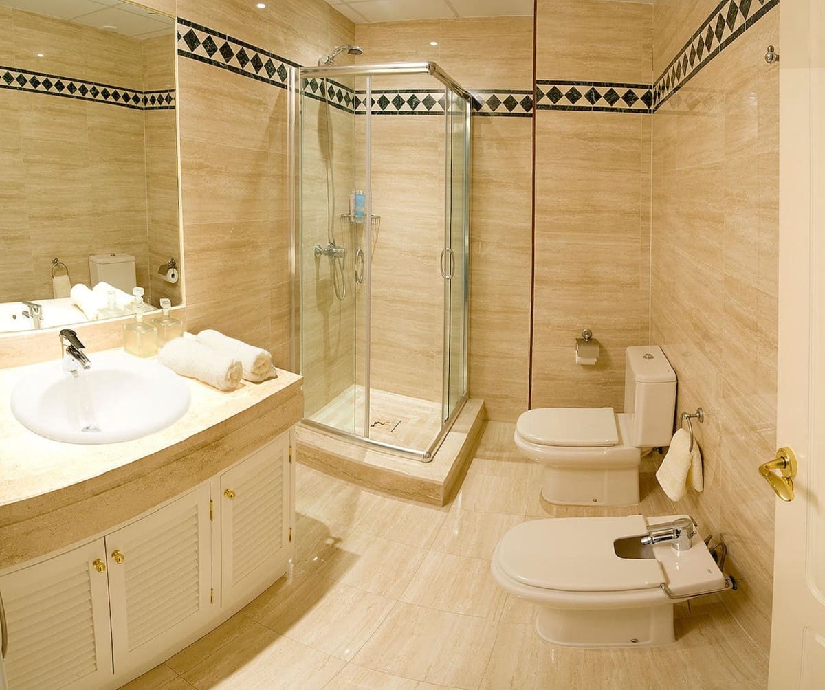 2 soverom Leilighet til salgs i Nueva Andalucia med svømmebasseng - € 1 200 000 (Ref: 9540250)