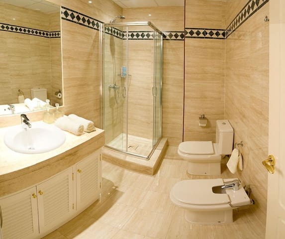 2 soverom Leilighet til salgs i La Dama de Noche - La Alzambra, Marbella med svømmebasseng - € 1 200 000 (Ref: 9540250)