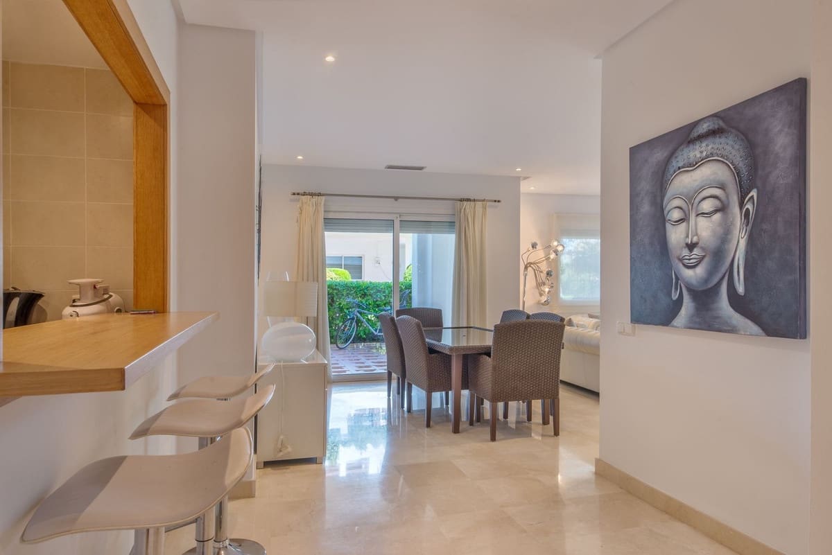 Apartamento de 3 habitaciones en Estepona en venta con piscina - 1.200.000 € (Ref: 9540252)