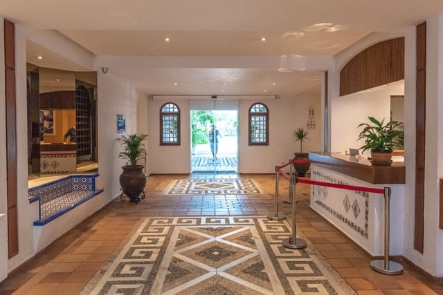 3 soverom Leilighet til salgs i Puerto Banus, Marbella med svømmebasseng - € 1 200 000 (Ref: 9540253)