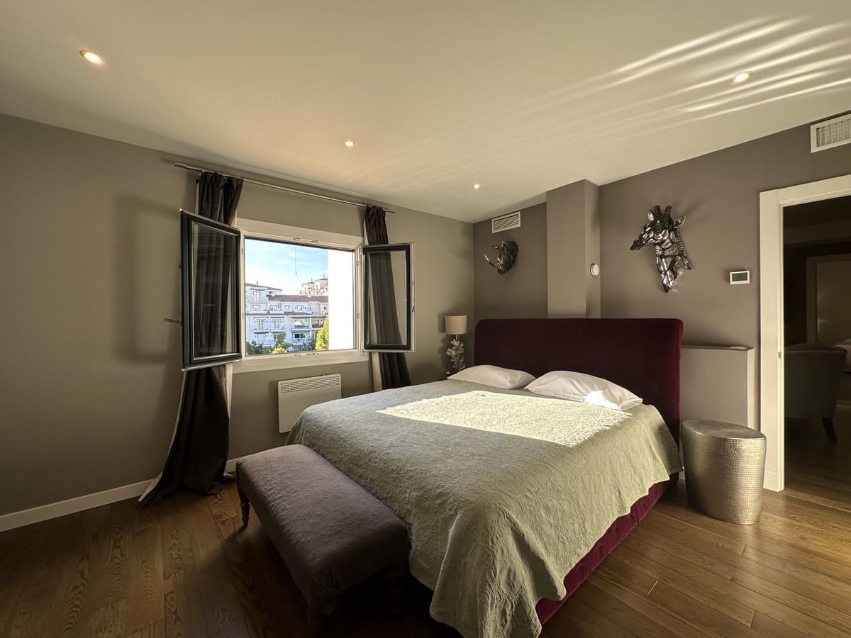 3 soverom Leilighet til salgs i Puerto Banus med svømmebasseng - € 1 200 000 (Ref: 9540253)