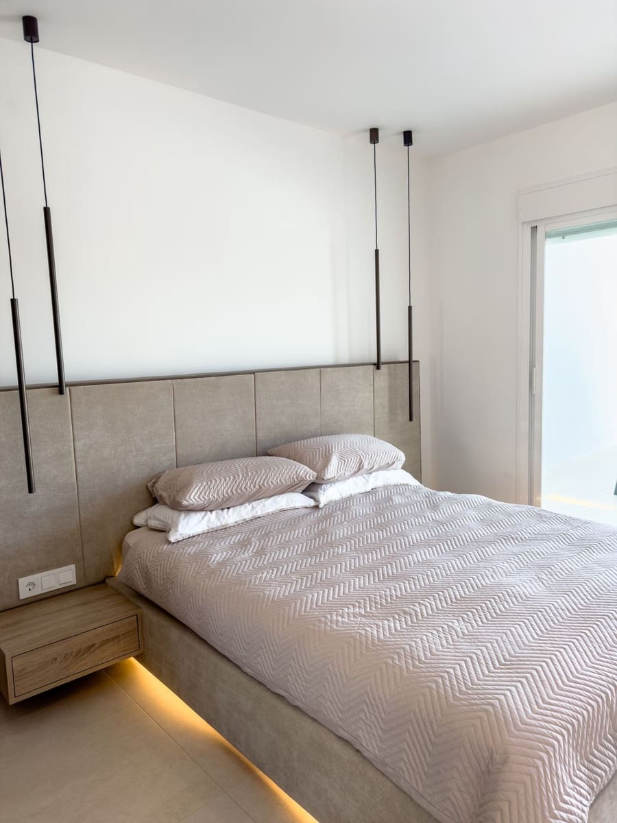 2 slaapkamer Penthouse te koop in Puerto Banus met zwembad - € 1.200.000 (Ref: 9540256)