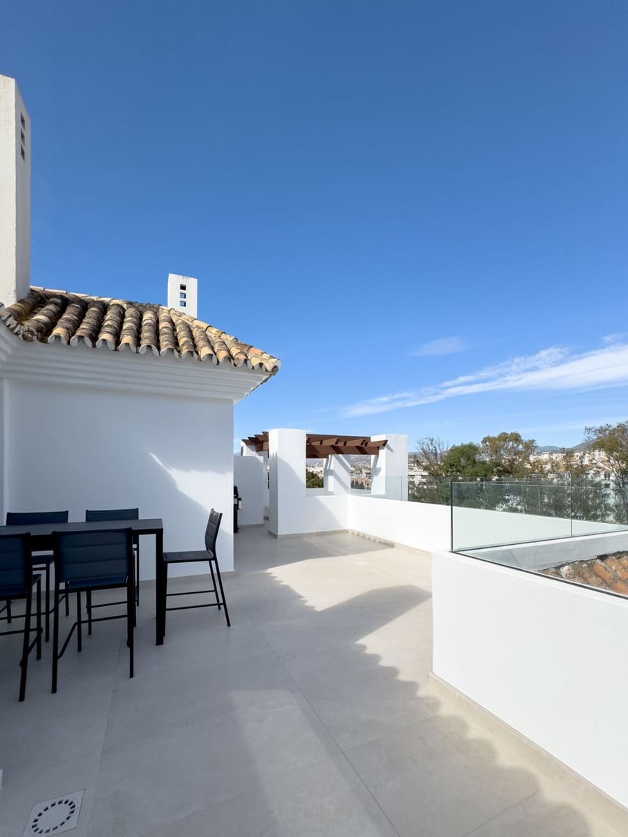 2 slaapkamer Penthouse te koop in Puerto Banus met zwembad - € 1.200.000 (Ref: 9540256)