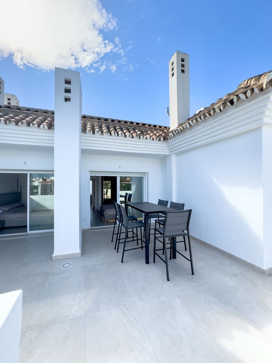 2 slaapkamer Penthouse te koop in Puerto Banus met zwembad - € 1.200.000 (Ref: 9540256)