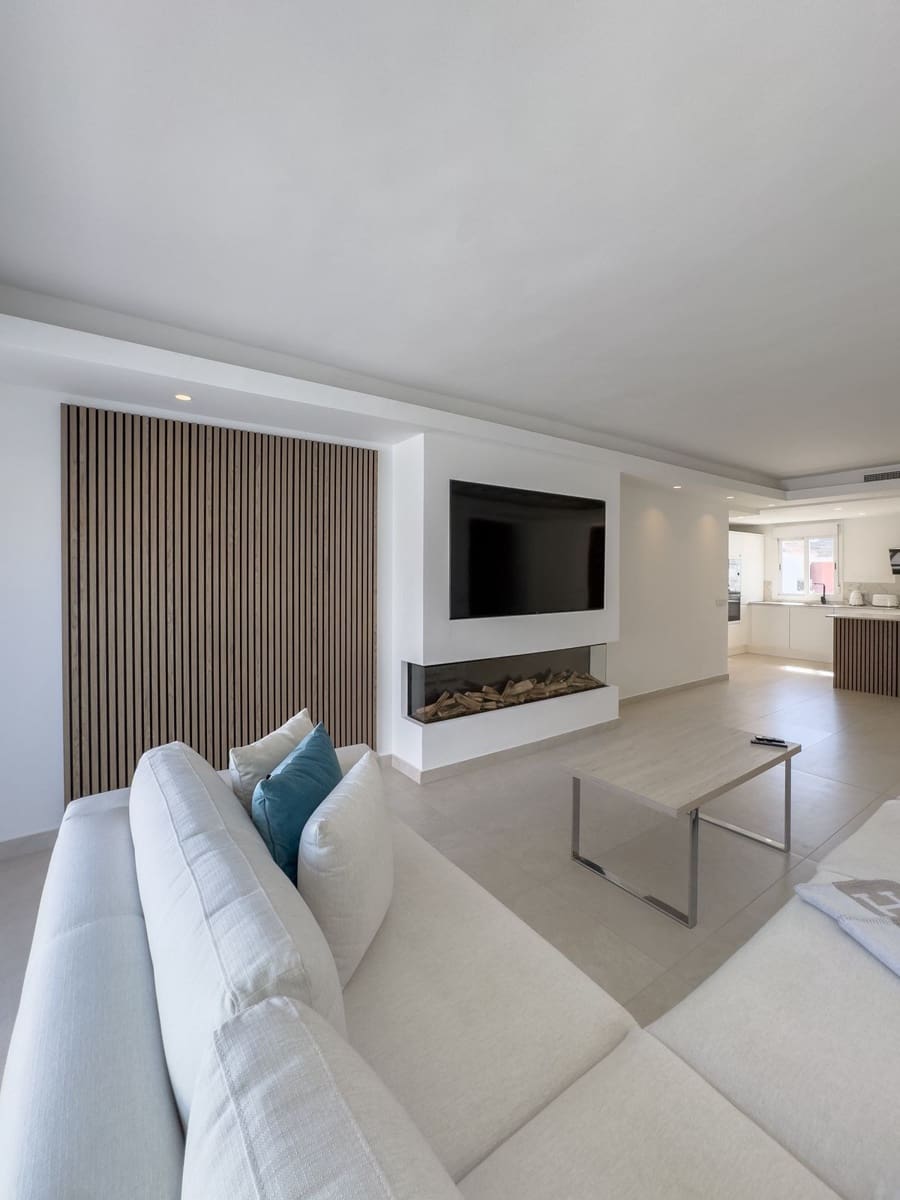 2 slaapkamer Penthouse te koop in Puerto Banus met zwembad - € 1.200.000 (Ref: 9540256)