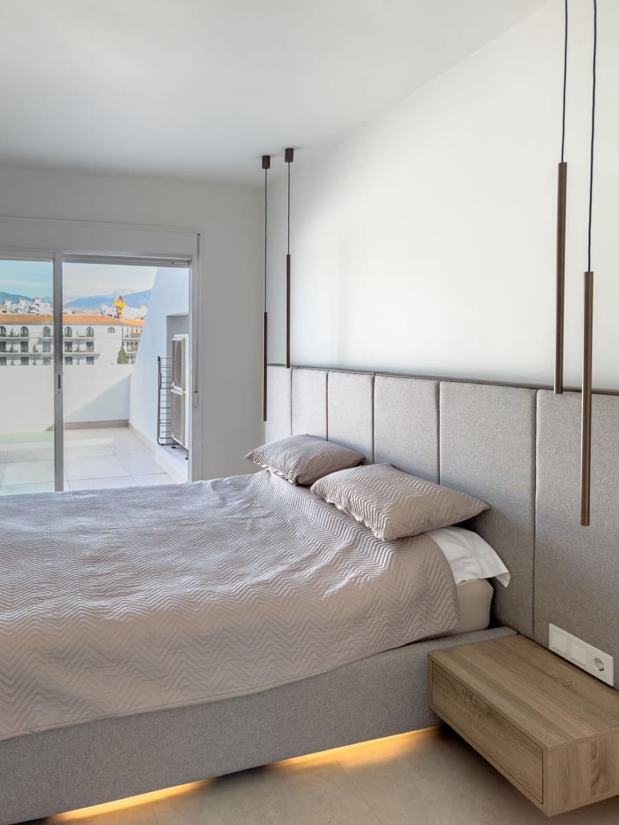 2 slaapkamer Penthouse te koop in Puerto Banus met zwembad - € 1.200.000 (Ref: 9540256)