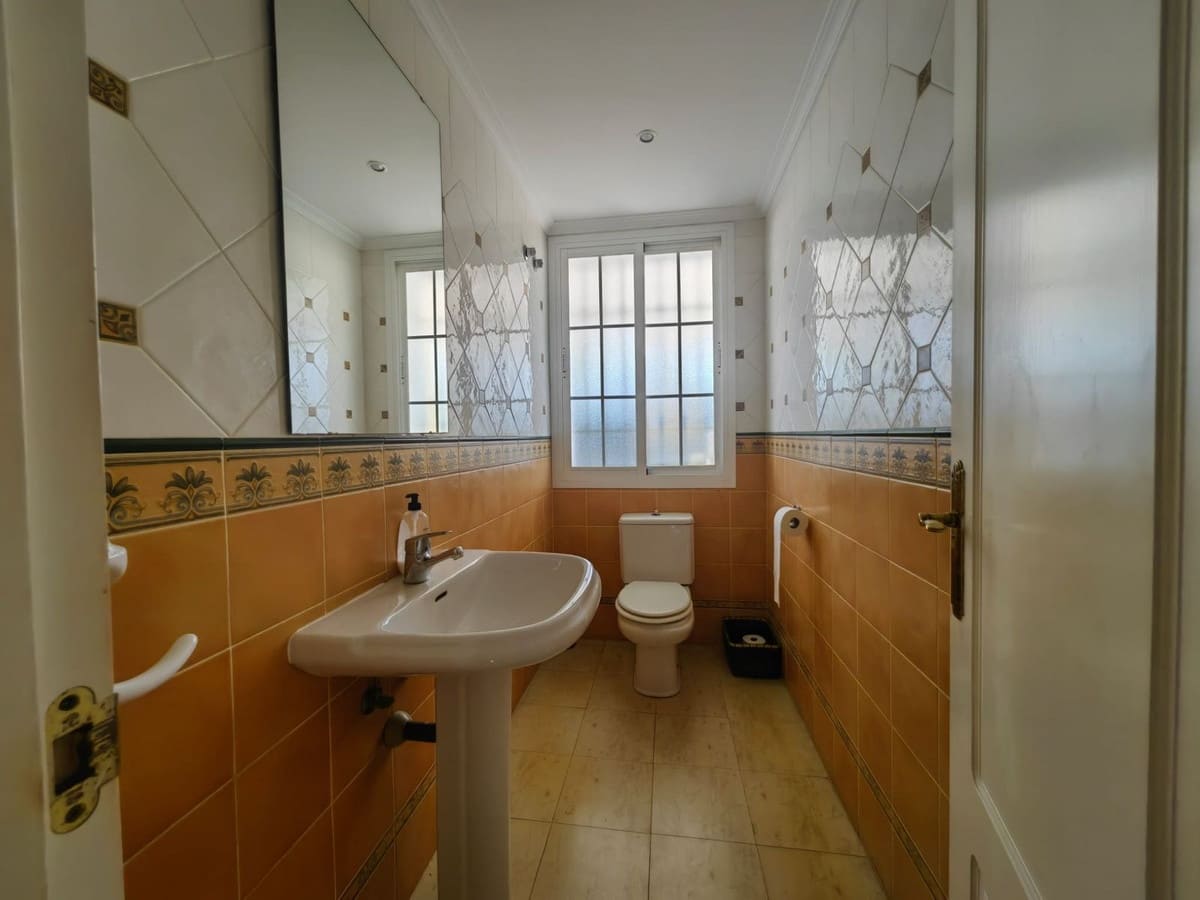 3 soveværelse Villa til salg i Estepona med swimmingpool - € 1.200.000 (Ref: 9540259)