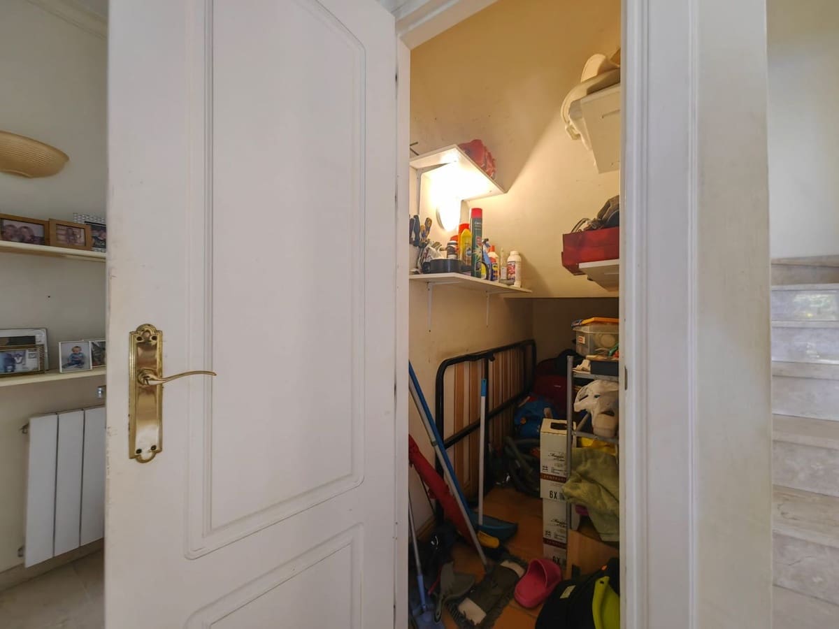 3 soveværelse Villa til salg i Estepona med swimmingpool - € 1.200.000 (Ref: 9540259)